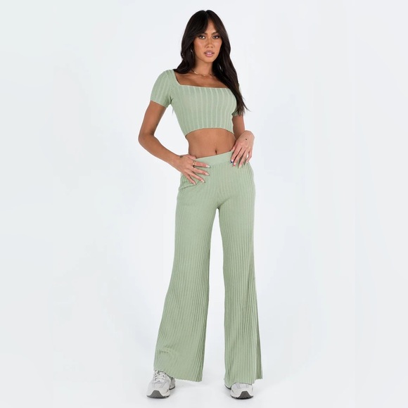 Katie Set Sage - Picture 5 of 10